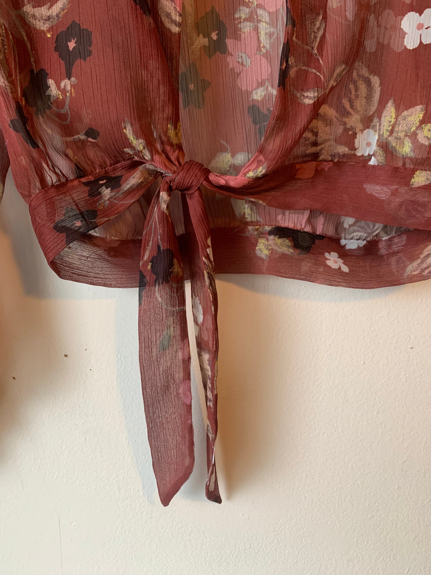 Vtg Soft Sheer Maroon Floral Tie Front Blouse (XXS/XS)