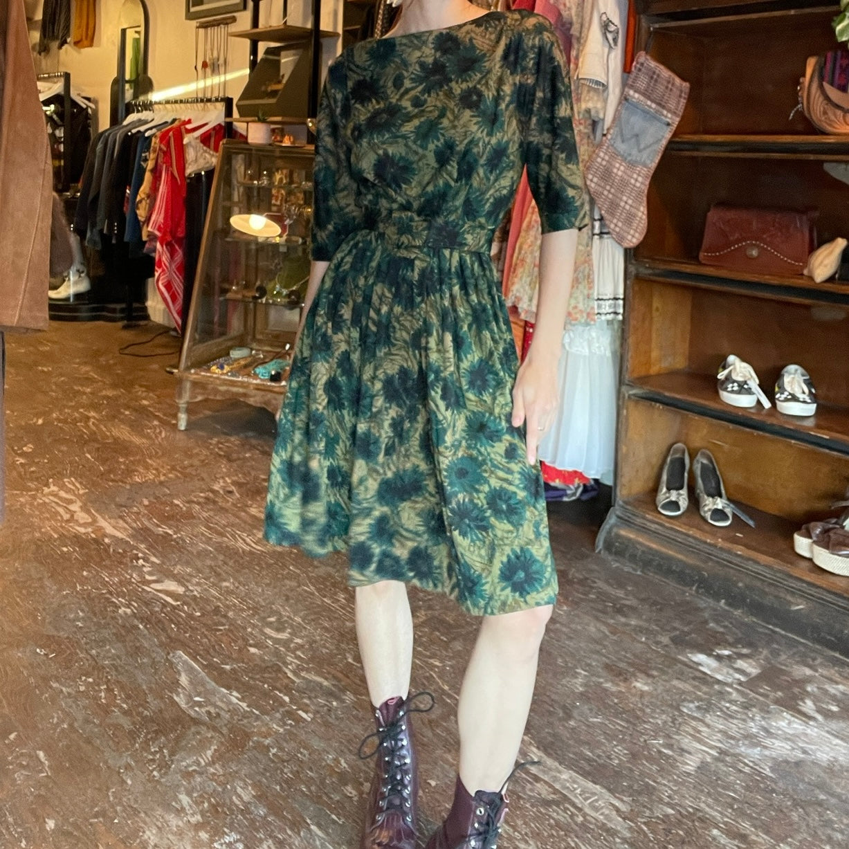 Giselle New York Dark Green Floral Button Up Dress w/ Belt (S) High Class Hillbilly Giselle New York Dark Green Floral Button Up Dress w/ Belt (S) High Class Hillbilly