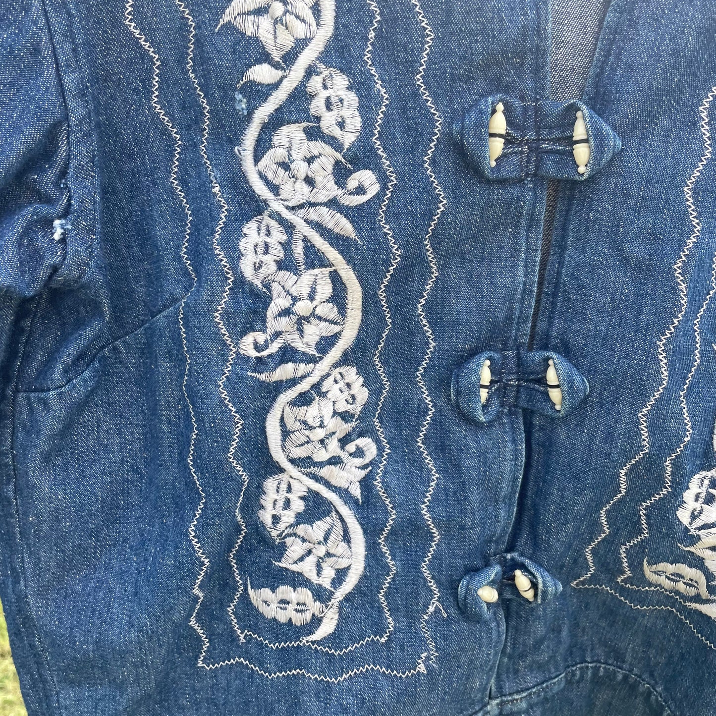 VTG Floral Embroidered Denim Jacket