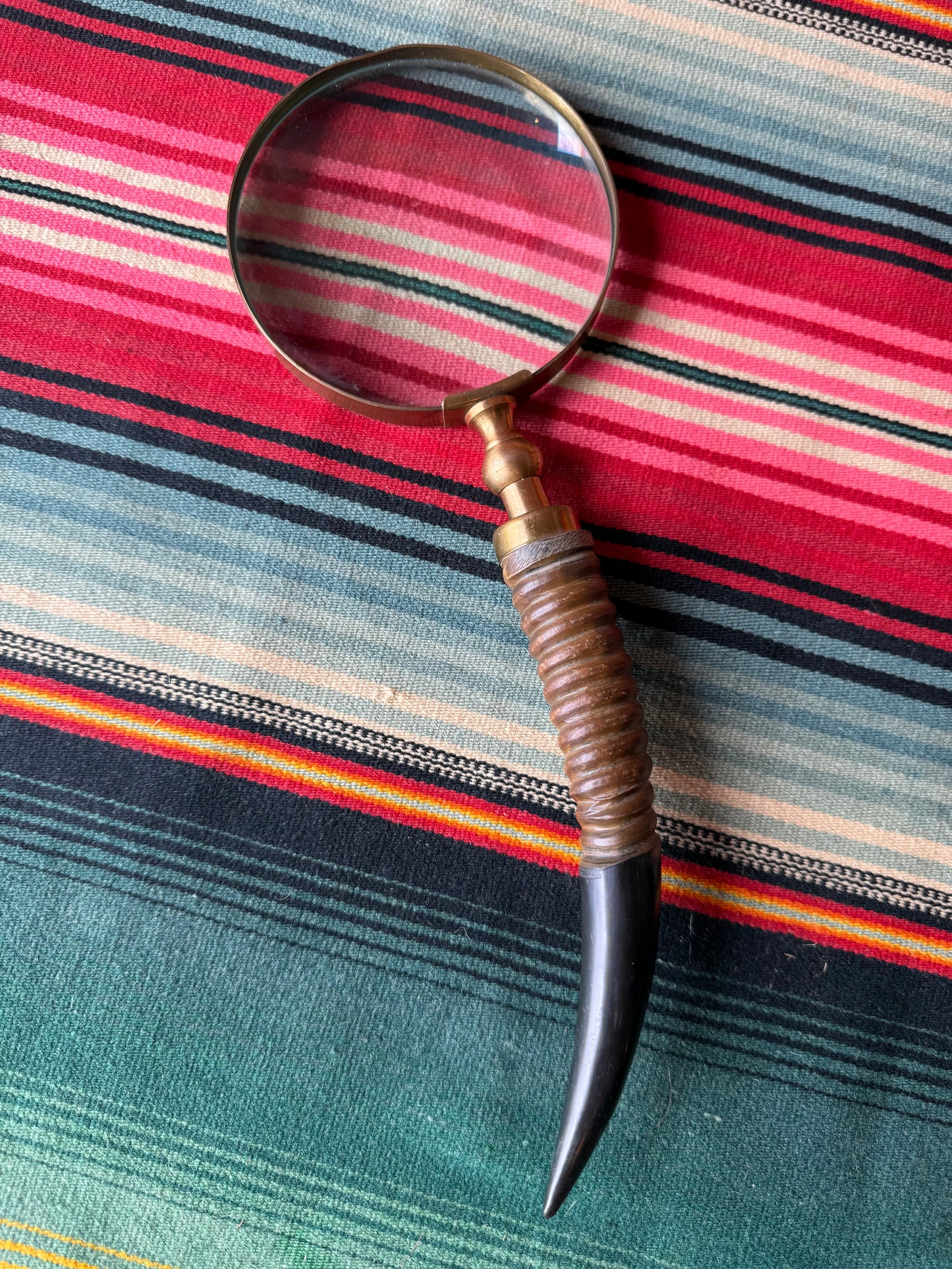 Magnifying glass with horn handle
