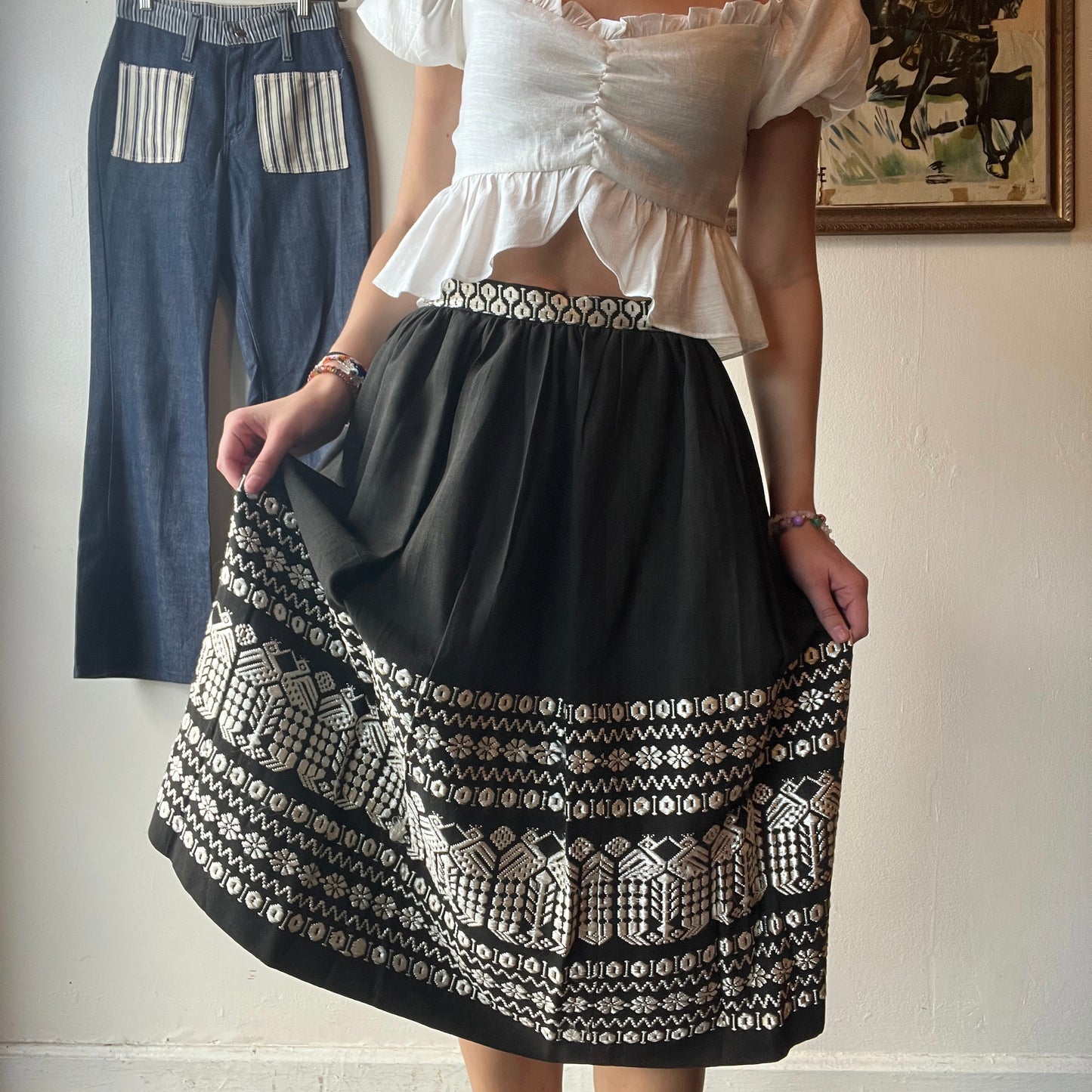 Vtg Black & White Embroidered Mexican Skirt 26"W
