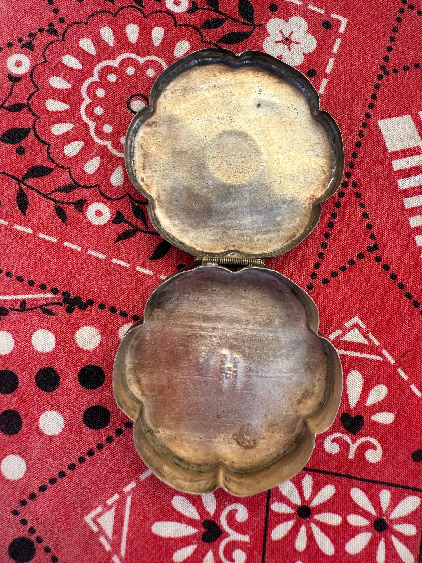 vinatge Mexican sterling and abalone pill box - artist stamped
