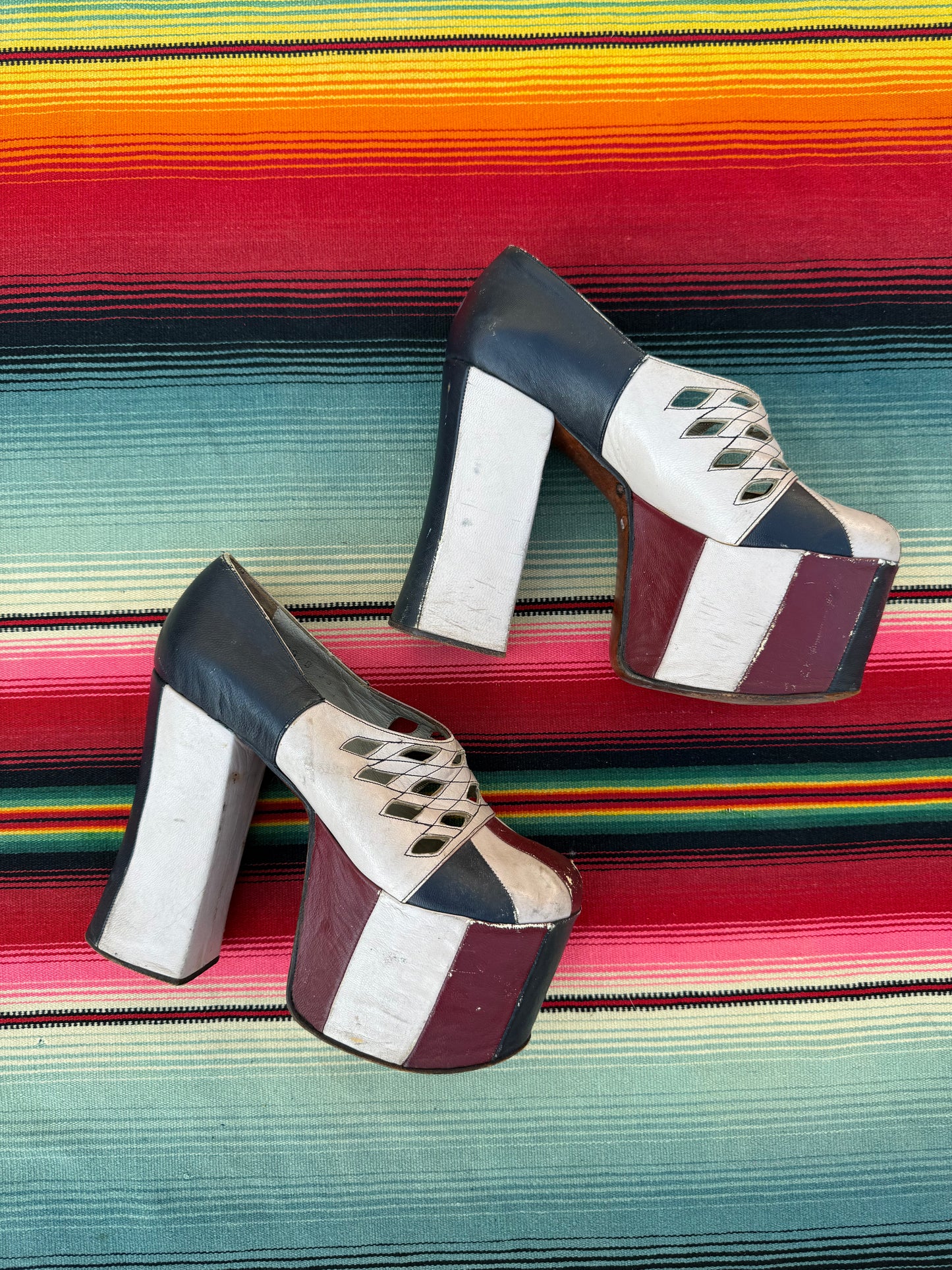 1970s Rare Glam Rock Leather Platforms 5/5.5 (LR)