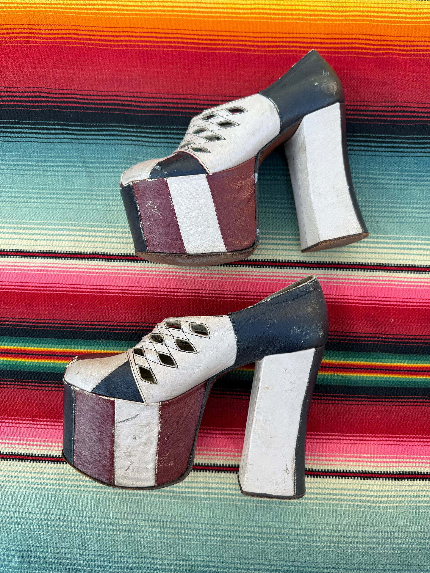 1970s Rare Glam Rock Leather Platforms 5/5.5 (LR)
