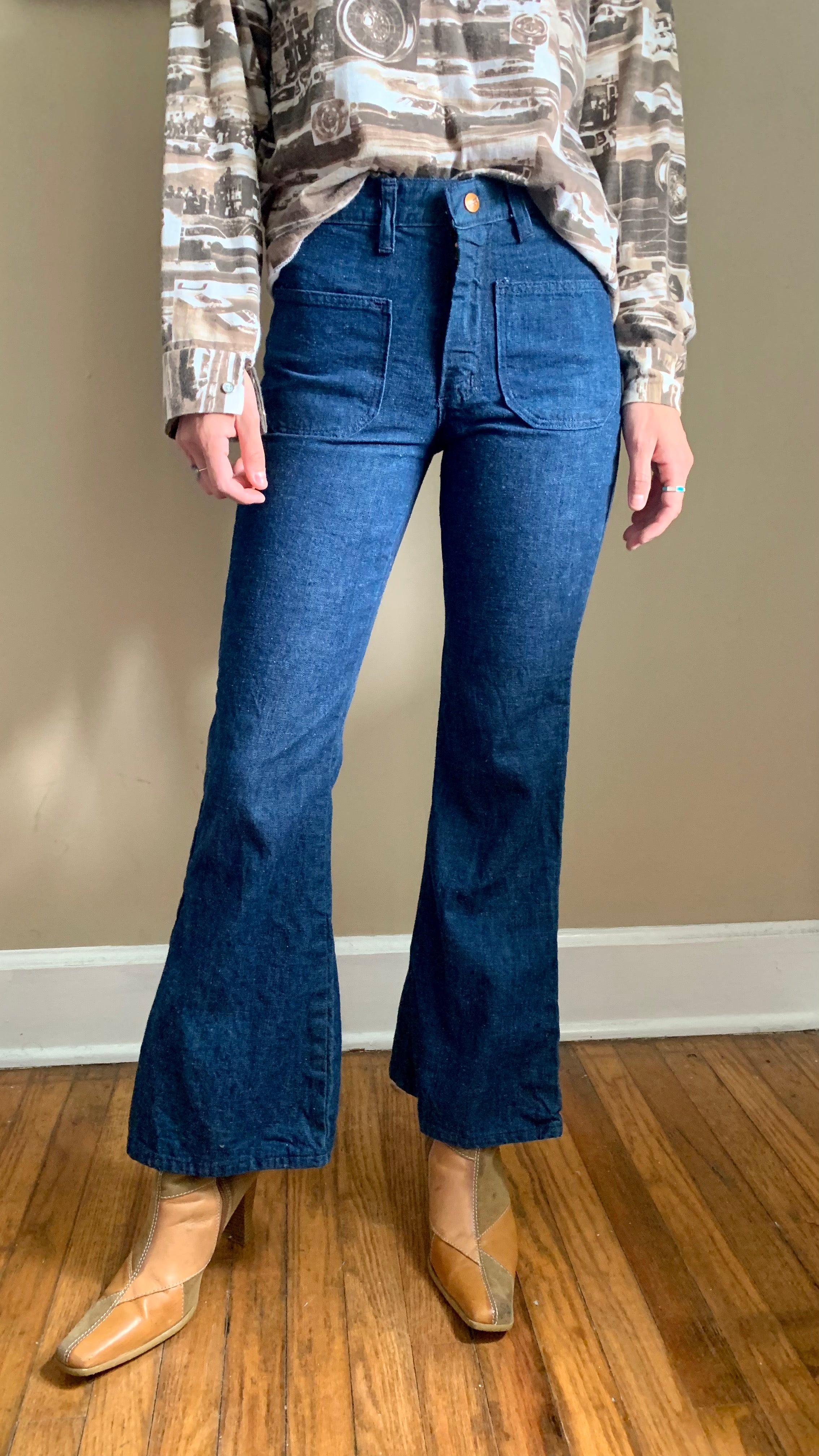 70s Darkwash Wrangler Flare Jeans 26x28 (women's 00) – High Class
