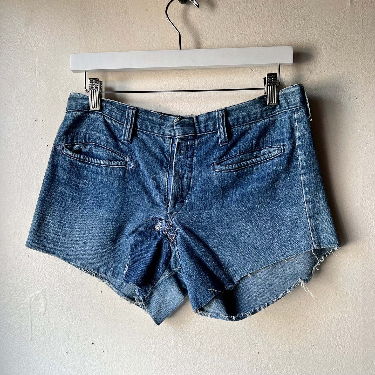 70s Faded Stitched Denim Cut Off Shorts 30"W (women's 4)