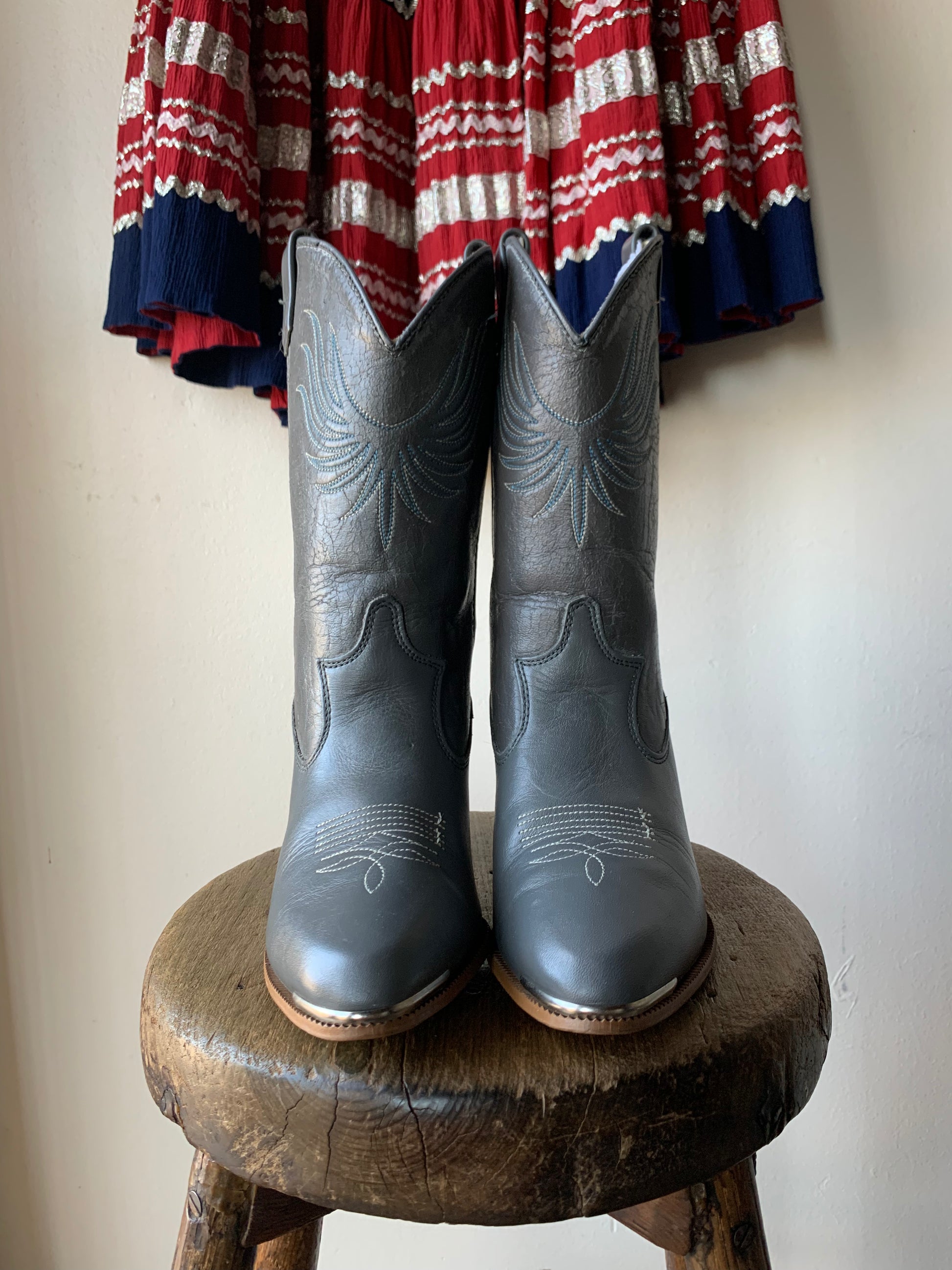 Grey cowboy boots shop womens