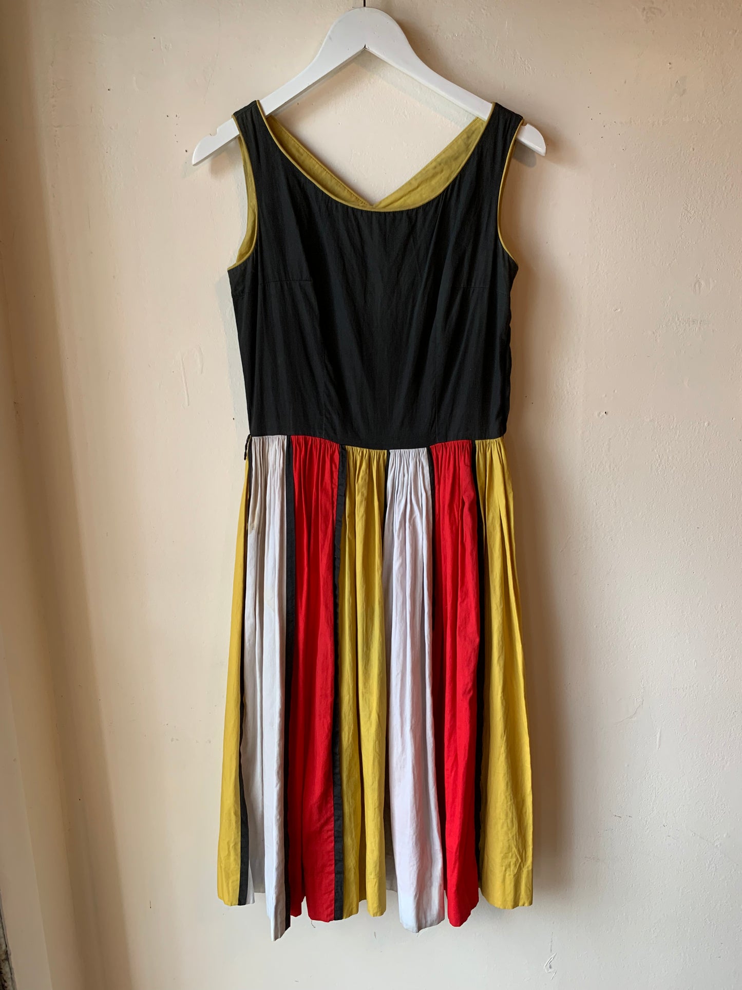 50s/60s Black Red Yellow & White Colorblock Dress (S/M)