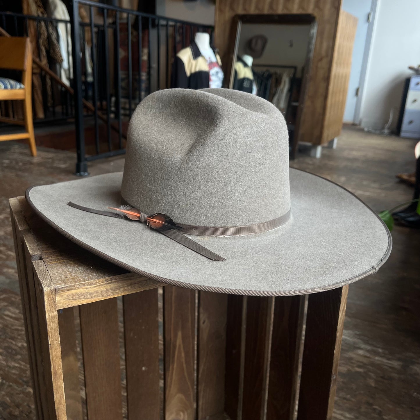 6X Serratelli Hat Co Gray Cowboy Hat w/ Orange Feather 7