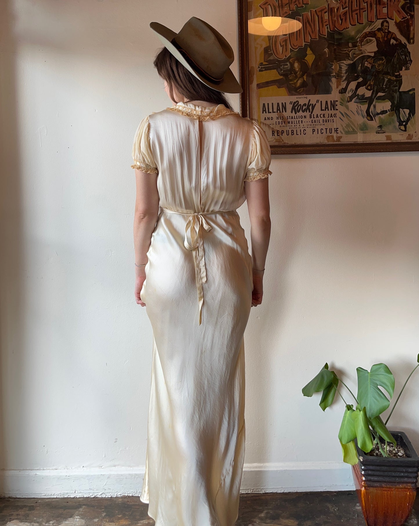 1930s Ecru Silk Dress -as is- (S)