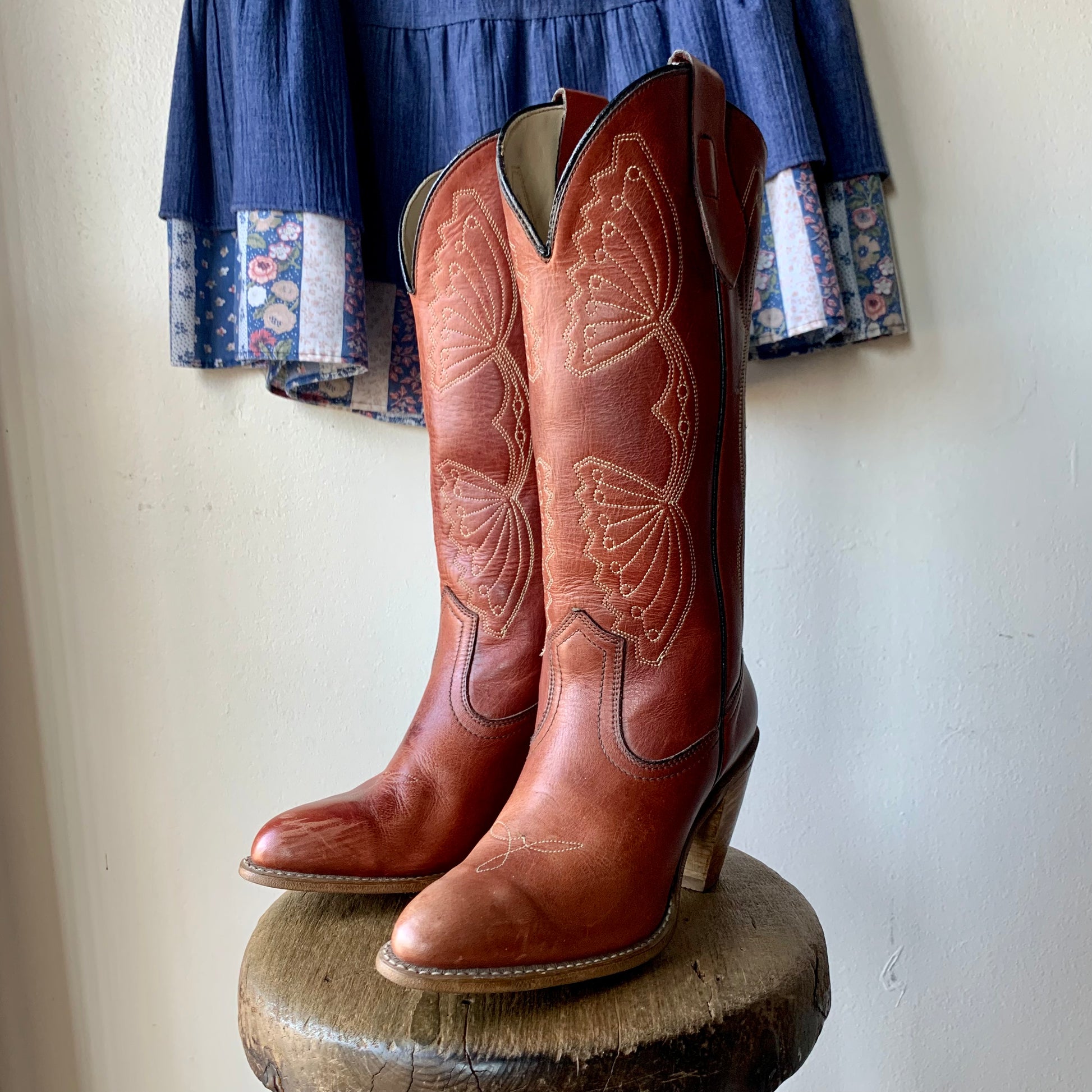 1970s Miss Capezio Brown Butterfly Boots women s 5 High Class